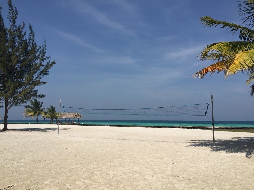 Отель Royal Belize Thatch Caye Экстерьер фото