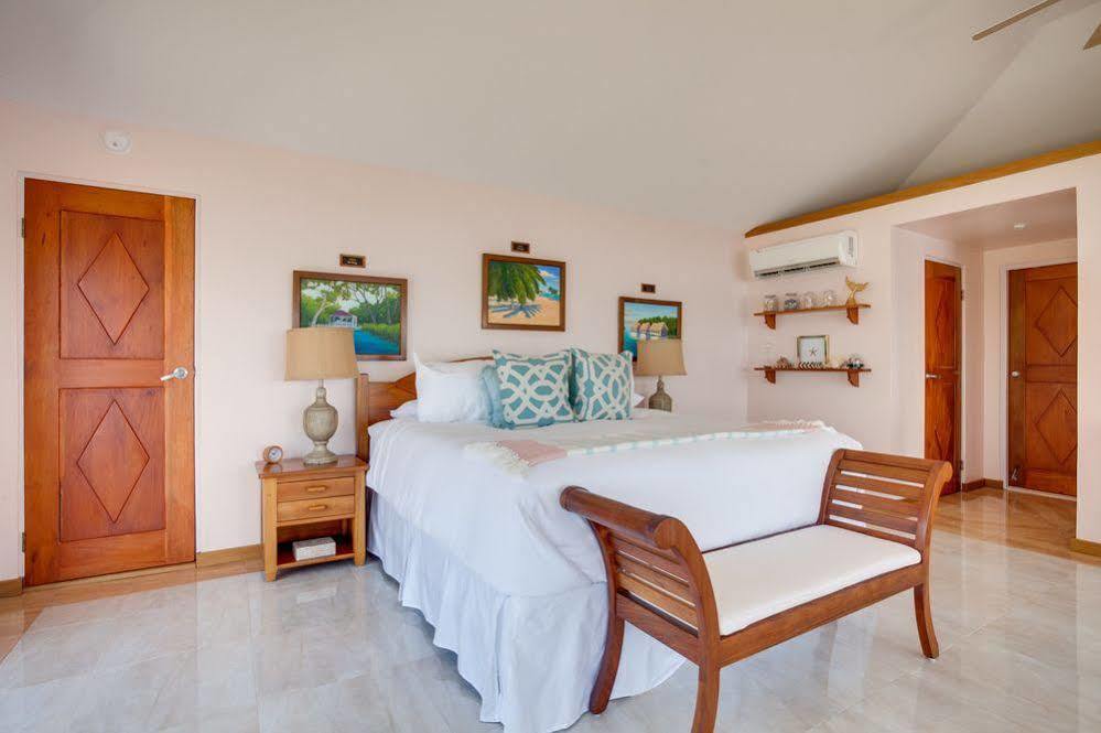 Отель Royal Belize Thatch Caye Экстерьер фото