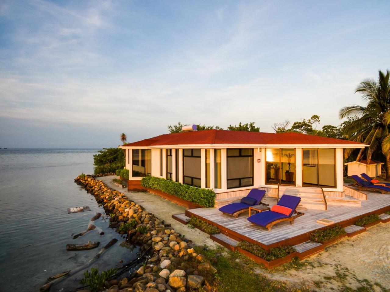 Отель Royal Belize Thatch Caye Экстерьер фото