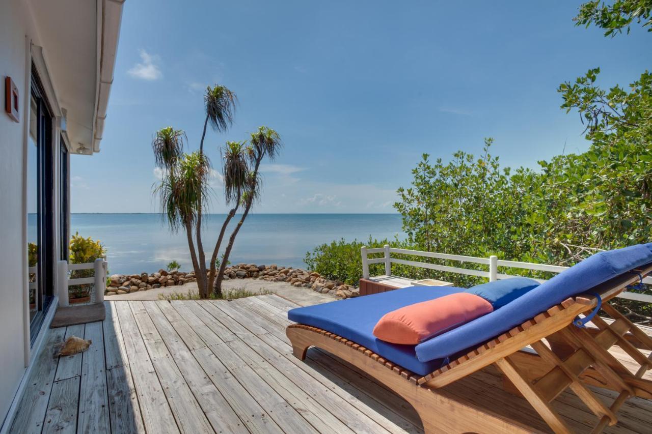 Отель Royal Belize Thatch Caye Экстерьер фото