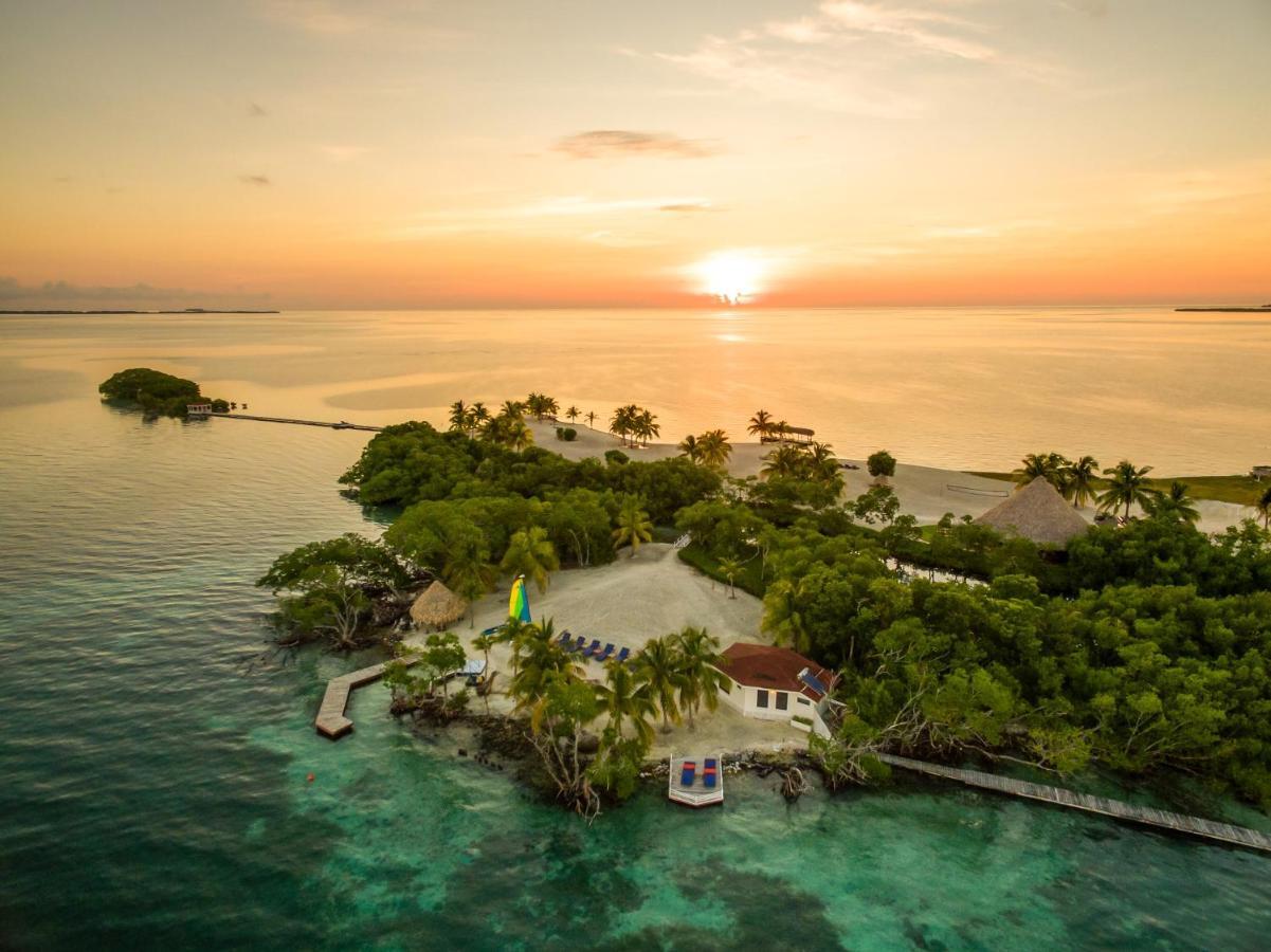 Отель Royal Belize Thatch Caye Экстерьер фото