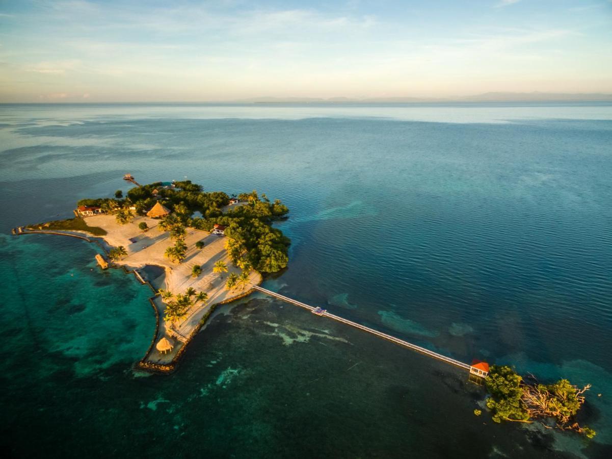 Отель Royal Belize Thatch Caye Экстерьер фото